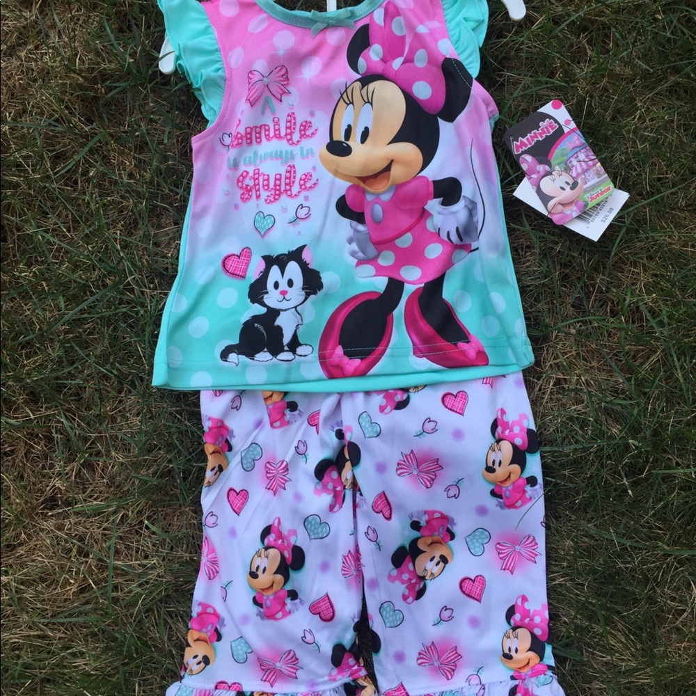 Minnie Mouse Pajama Set Various Sizes 2T &‎ 4T